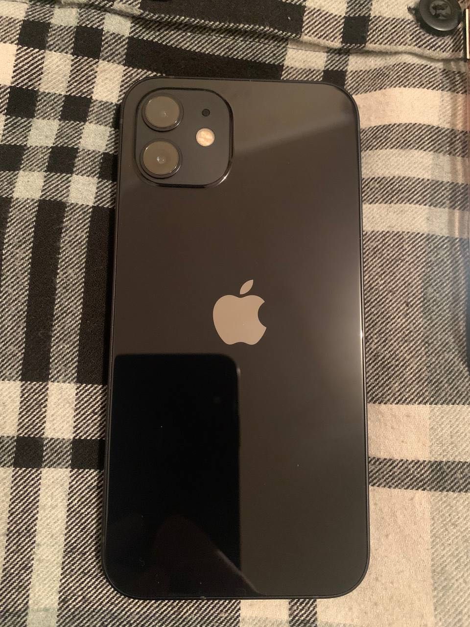 Продам iPhone 12 256