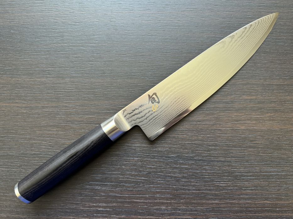 Японський професійний кухонний шеф-ніж Shun Classic
