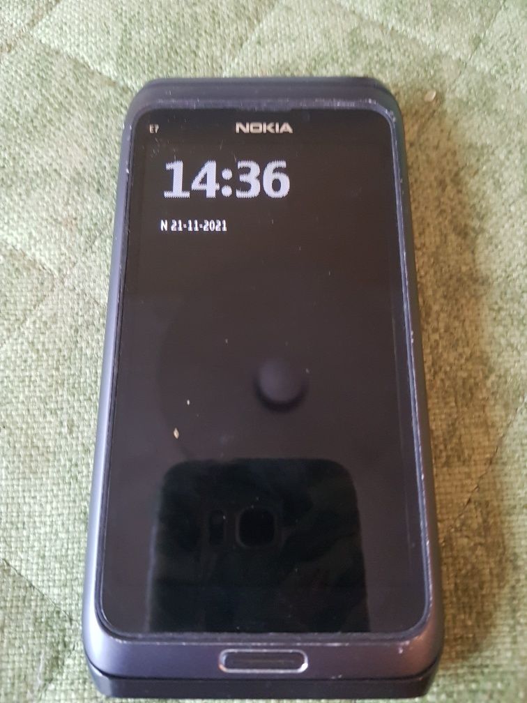 NOKIA E7 telefon komórkowy