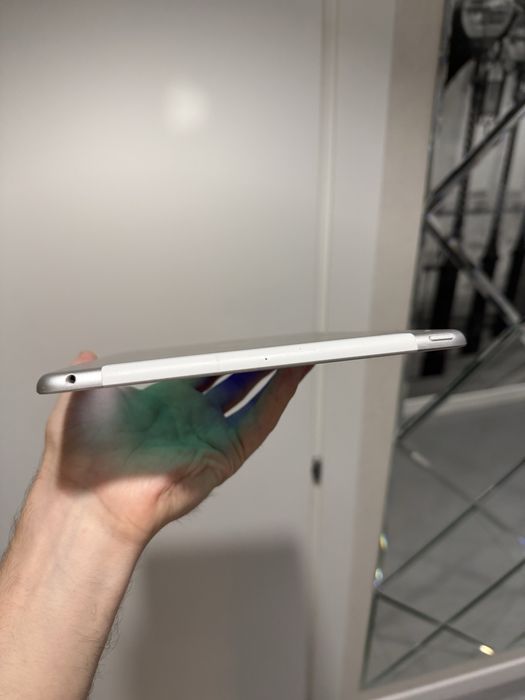 планшет iPad 7th 128gb Wifi+LTe 10.2  Silver для ігор та навчання