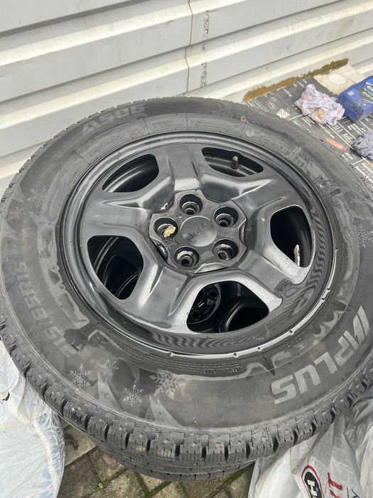 Діски з резиною jeep Renegade