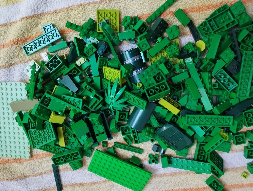 Mix klocki lego 0.63 kg odcienie zielonego