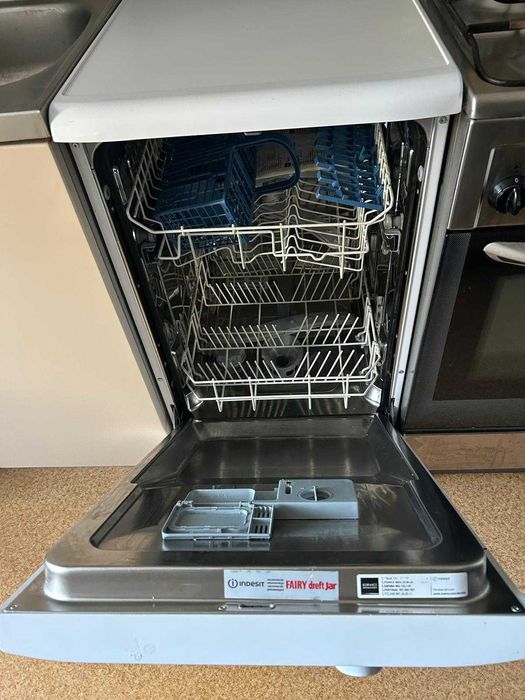 Zmywarka wolnostojąca.