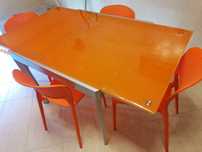 Mesa e 4 cadeiras