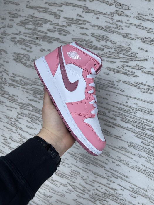 Nike Air Jordan 1 Mid Valentine's Day 2023 40 *NOWE*