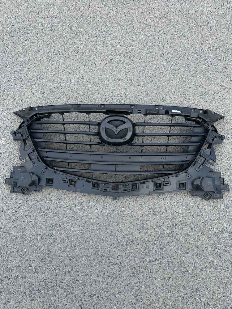 Решетка радиатора Мазда 3 BM 2016-2018г/ Mazda 3 BM 16-18г