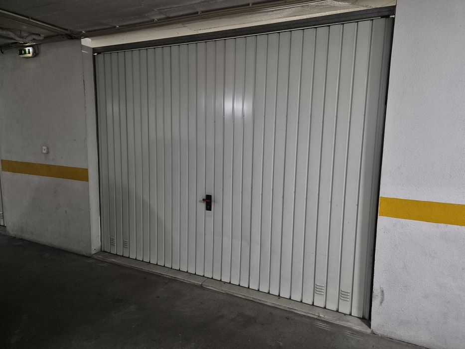 Portão basculante 300 x 235