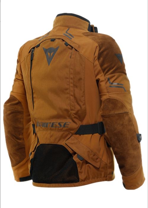 Casaco marca  Dainsese