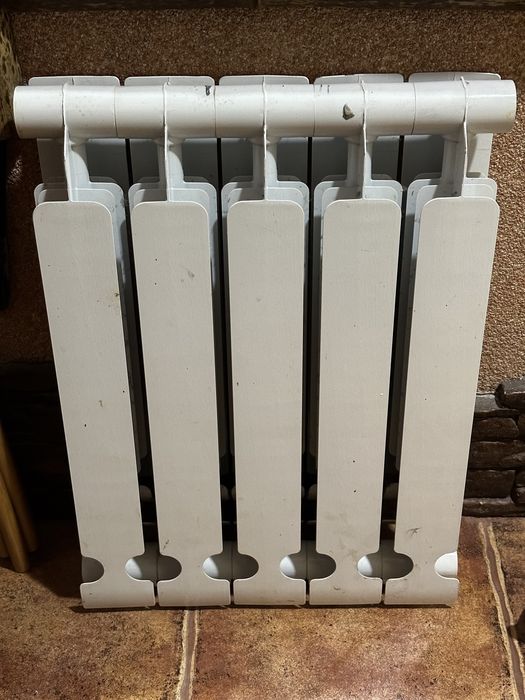 Продам батарею, радіатор б/в