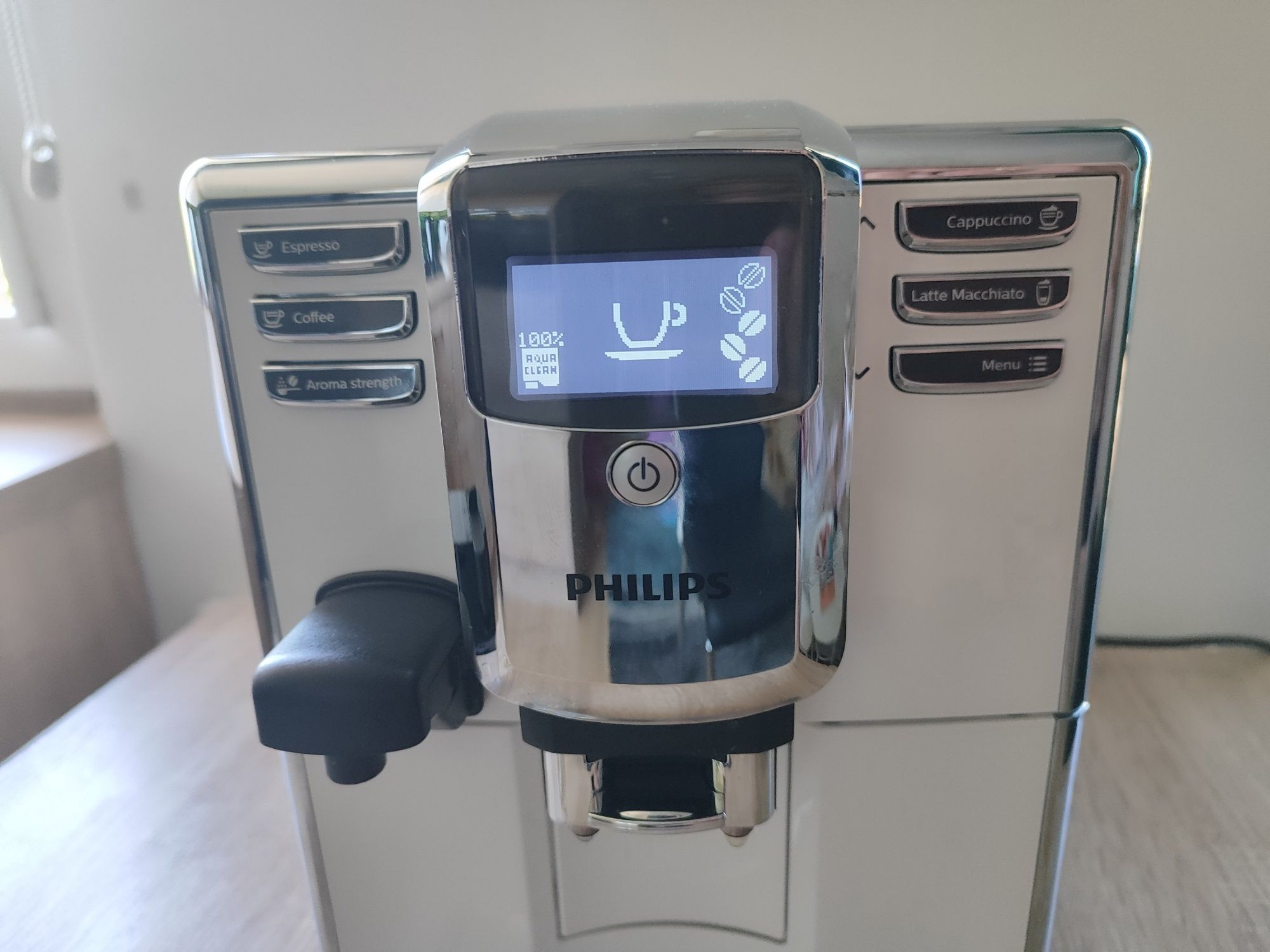 Jak nowy biały ekspres  do kawy Philips EP5361/10 z nową karafka