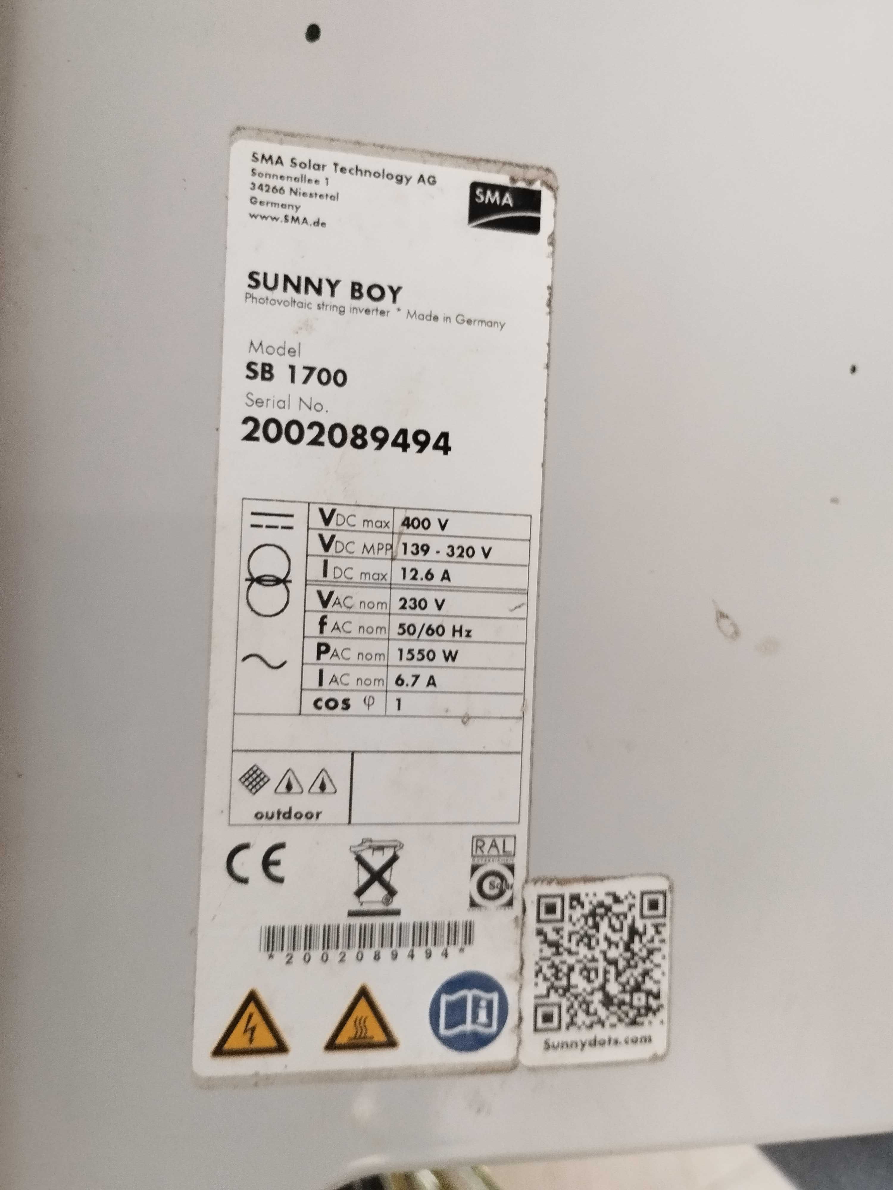 22 Solar Panels & 1.7 kw Inverter / Painéis Solares & Inversor