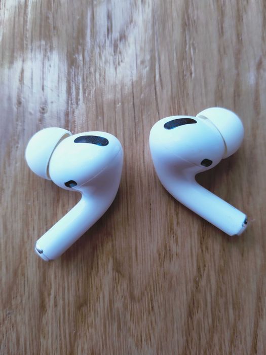 Навушники Apple AirPods Pro