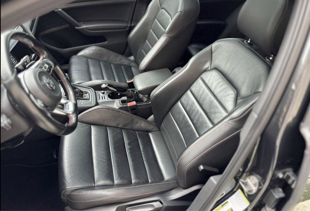 Volksvagen Golf GTI 2015 2.0 Бензин