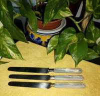 Lote de 3 facas de mesa marcadas (cabo, madrepérola) - feitas à mão.