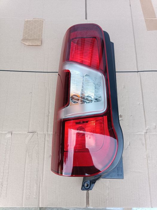 Citroen Berlingo opel combo peugeot rifter lampa tył tylna lewa orgina