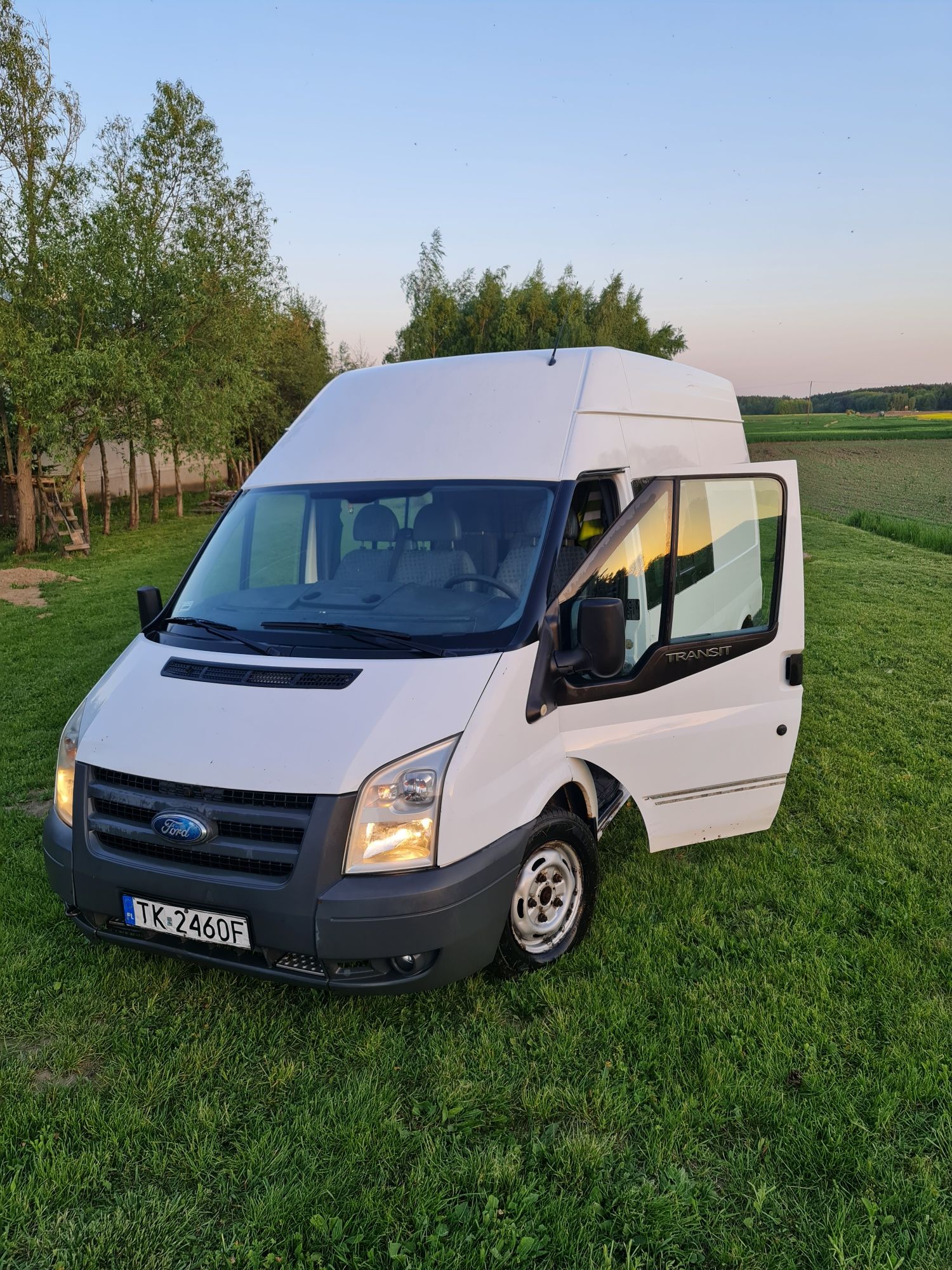 Ford Transit 6 osób l3h3