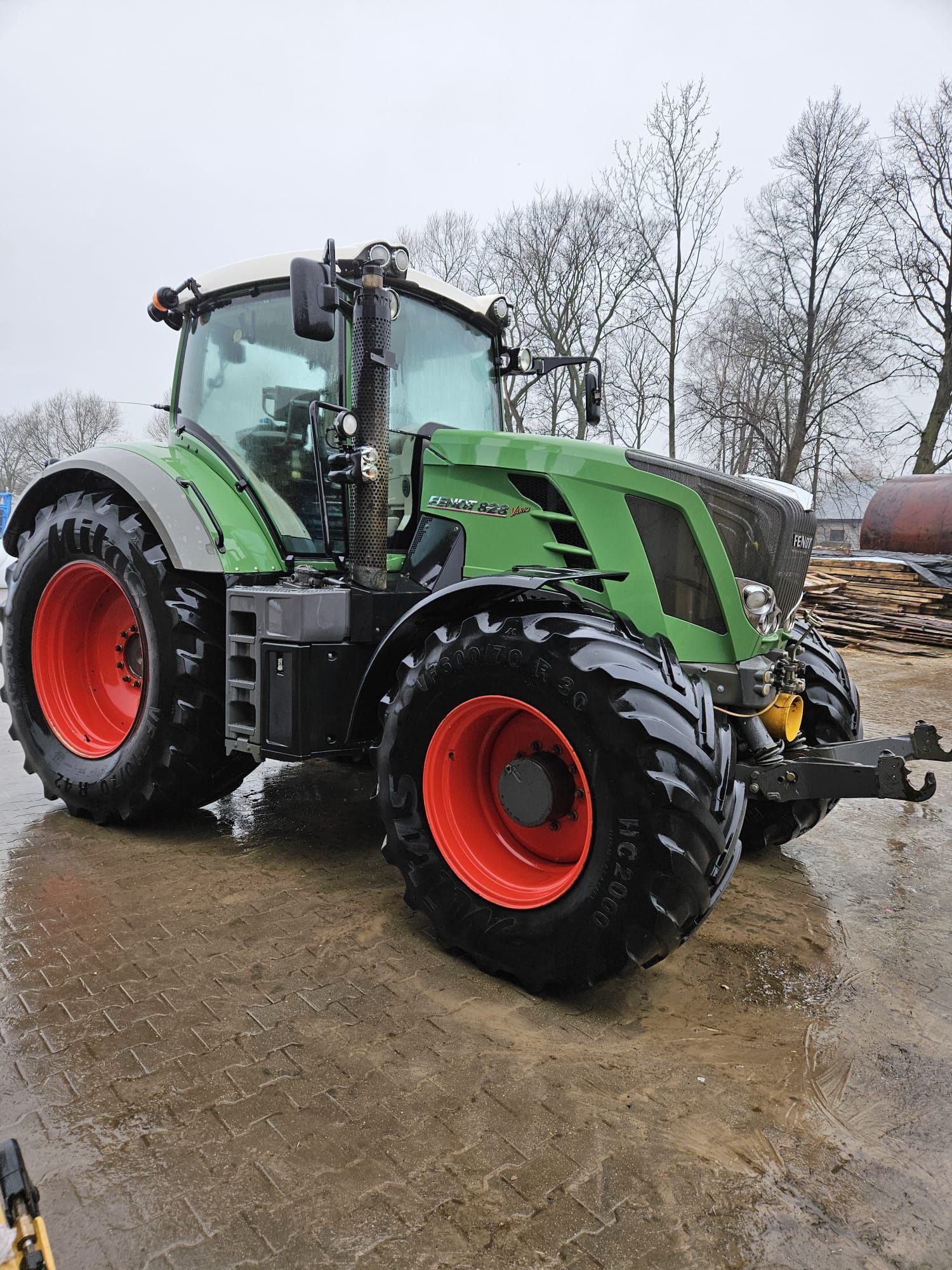 Fendt 828 SCR Profi Plus