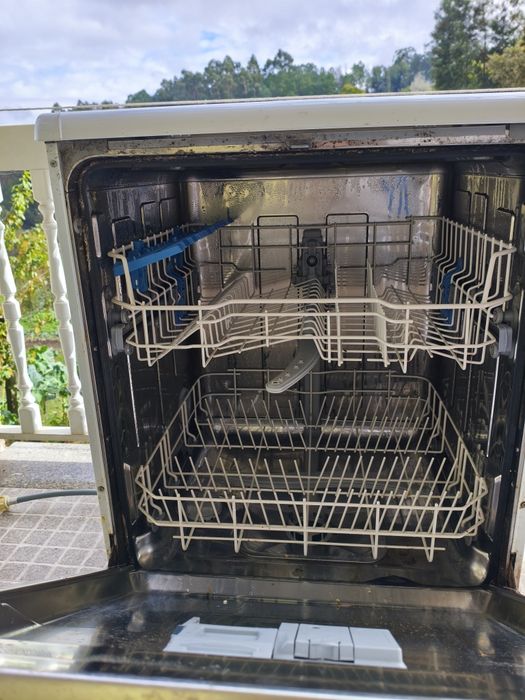 Vendo máquina de lavar loiça