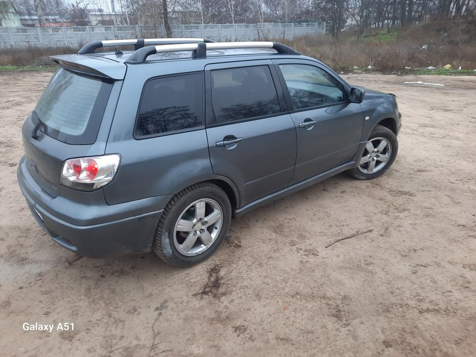В продаже Mitsubishi autlender 2003 года.  На 4 газу .На полнейшем ход