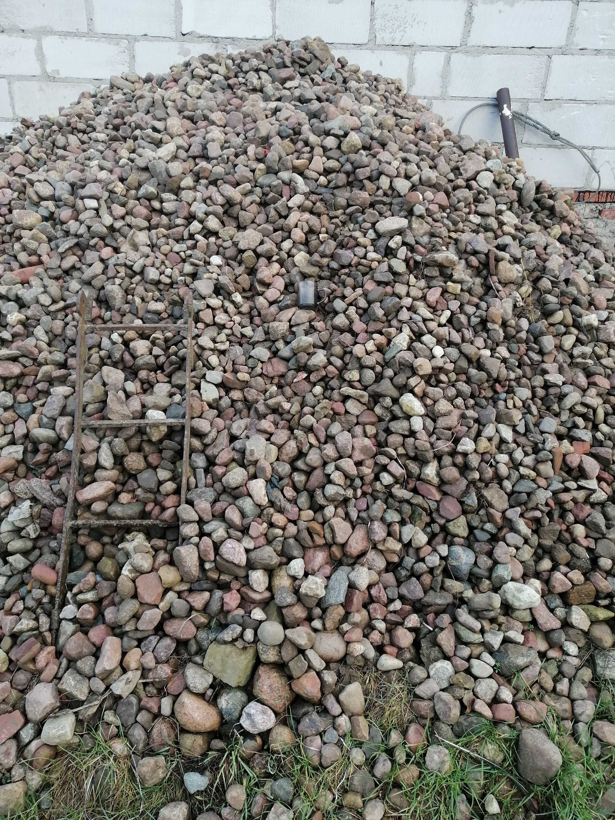 Kamień polny różnej wielkości