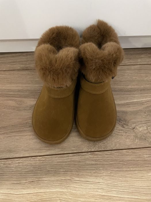Buty dzieciece ocieplane nowe 24