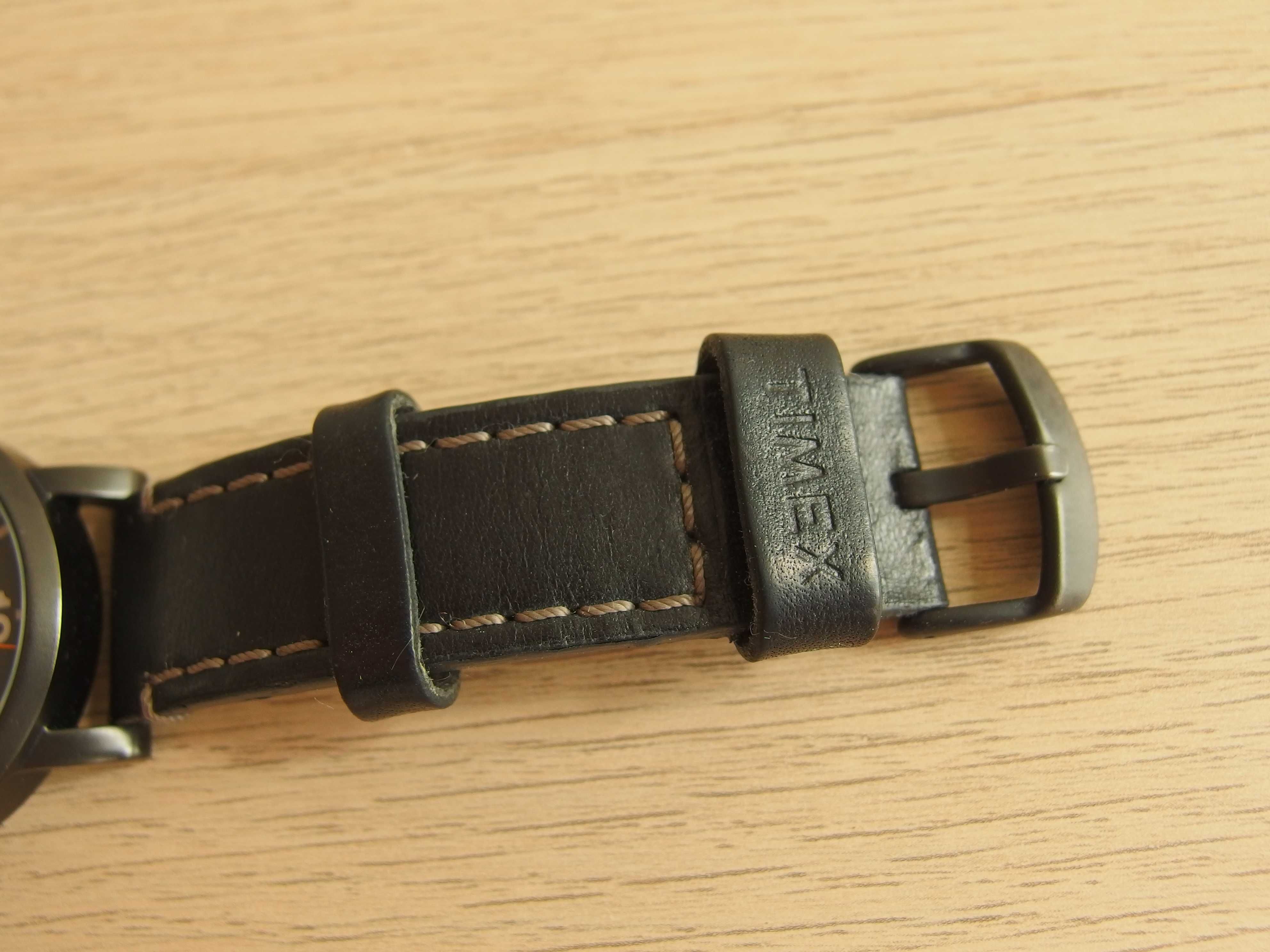 40mm czarny zegarek męski TIMEX Waterbury TW2P59000 na skórzanym pasku