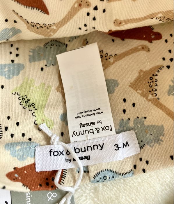 Zestaw 2. nowych czapeczek niemowlęcych w dinozaury wiosna 3-6 mies.