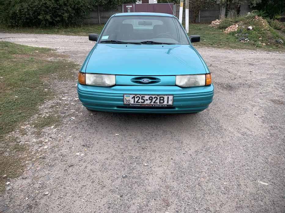Форд Ескорт LX 1.9 бензин