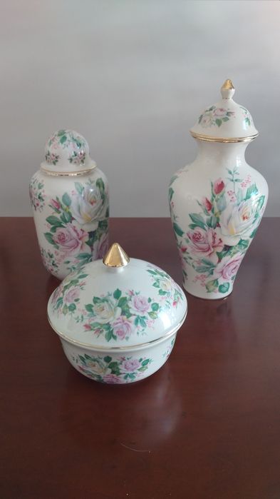 Conjunto de peças de Porcelana Ibis Aveiro