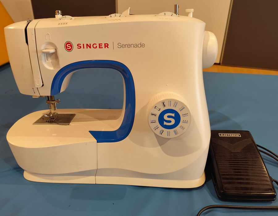 Máquina de Costura SINGER M320L SERENADE – Como Nova!