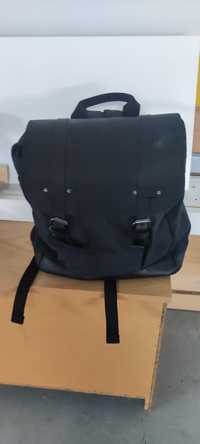 Mochila em preto