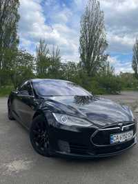 Tesla в ідеальному стані