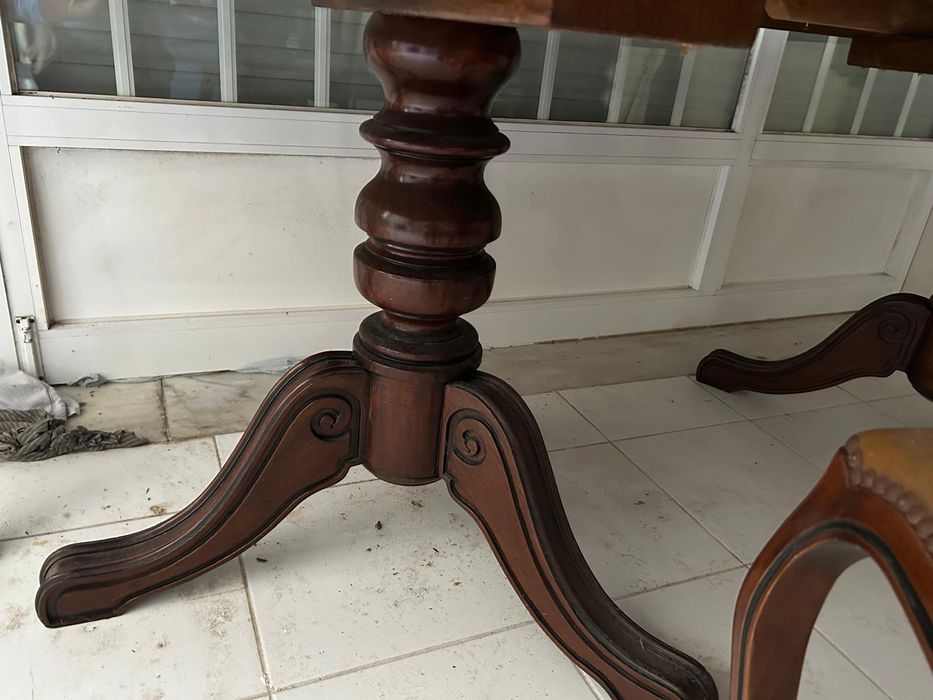 Conjunto louceiro, mesa e 6 cadeiras