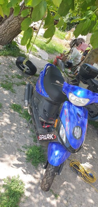 Продам скутер SPARK 125куб торг