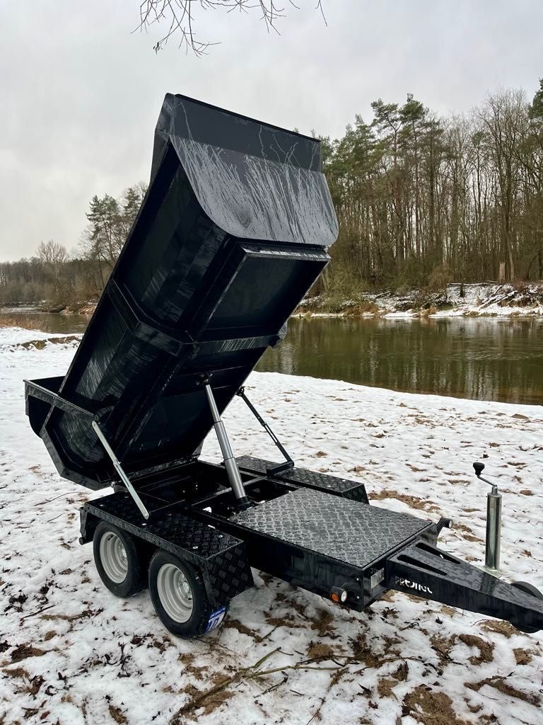 Przyczepka budowlana  z hydraulicznym wywrotem skorupowa