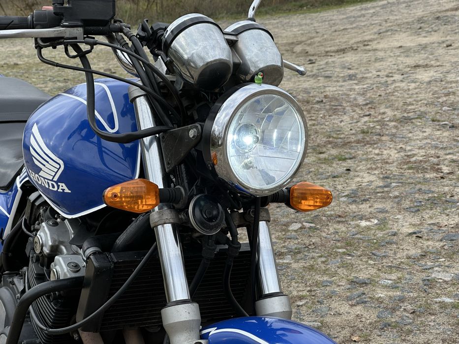 Продам Honda CB400