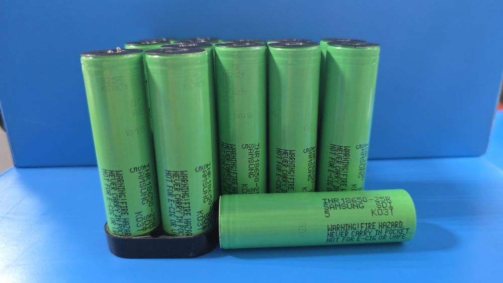 Акумулятор 18650 Samsung INR18650 25R 2500 mAh, 3,7 В, Li-Ion. Високос