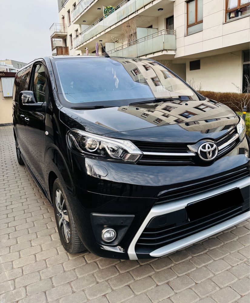 Toyota ProAce Komfortowy Van Wynajem