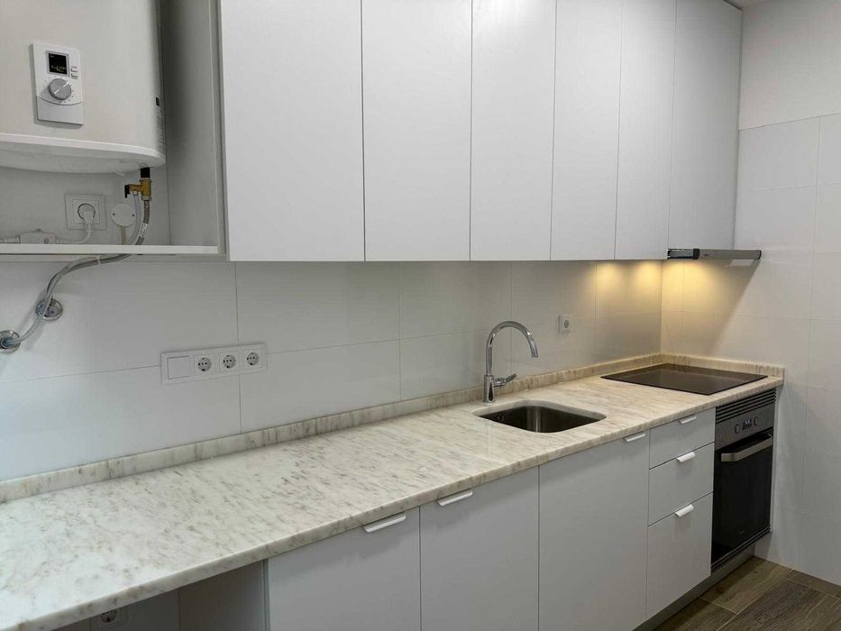 Arrenda-se T0 em Benfica - Totalmente remodelado