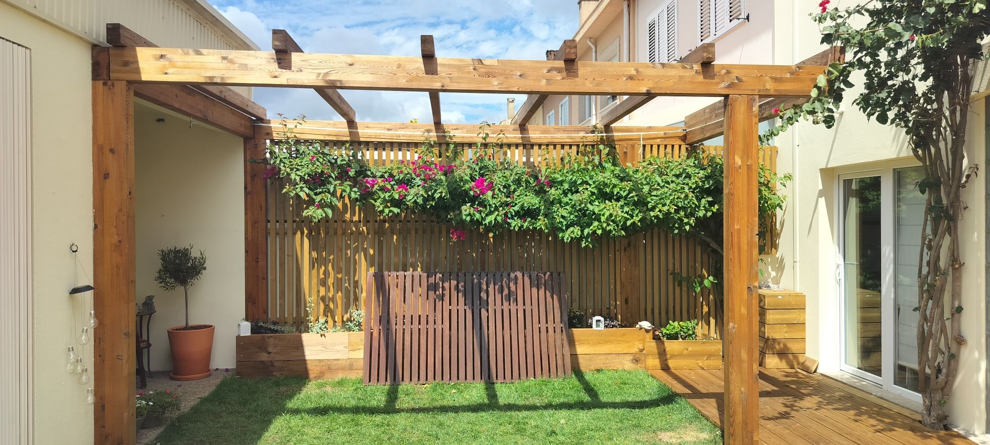Construção de Pérgulas, decks e estruturas de madeira