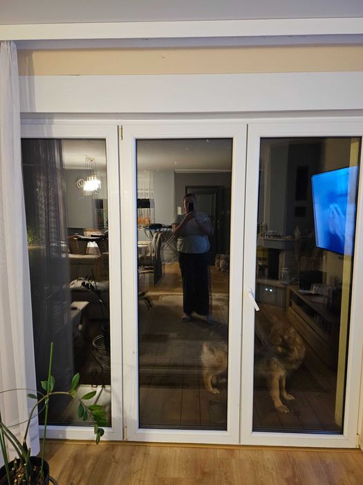Okno tarasowe trzy skrzydłowe z roletą