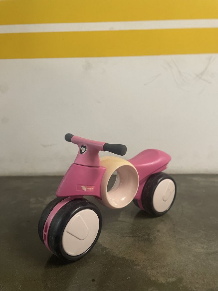 Mota sem pedais para criança