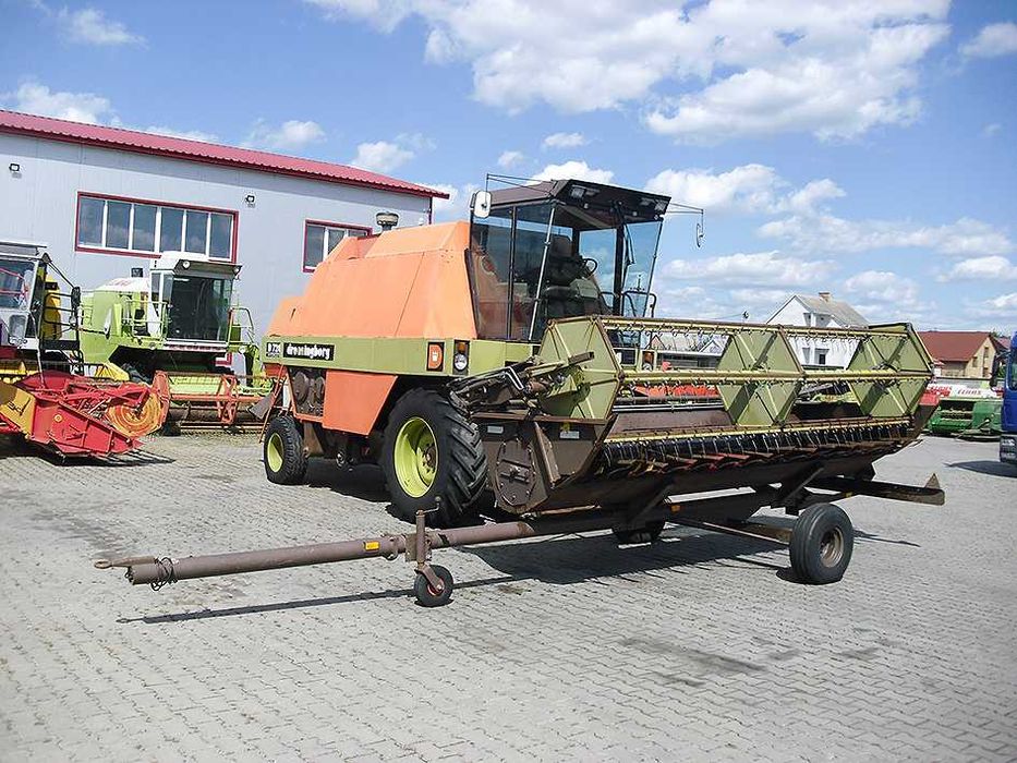 Зерноуборочный комбайн Dronningborg D 7200