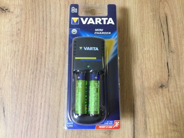 Новое зарядное устройство Varta с 2 AA 2100 mAh
