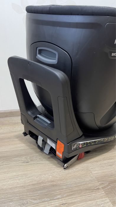 Продам автокресло Britax Romer dualfix m size
