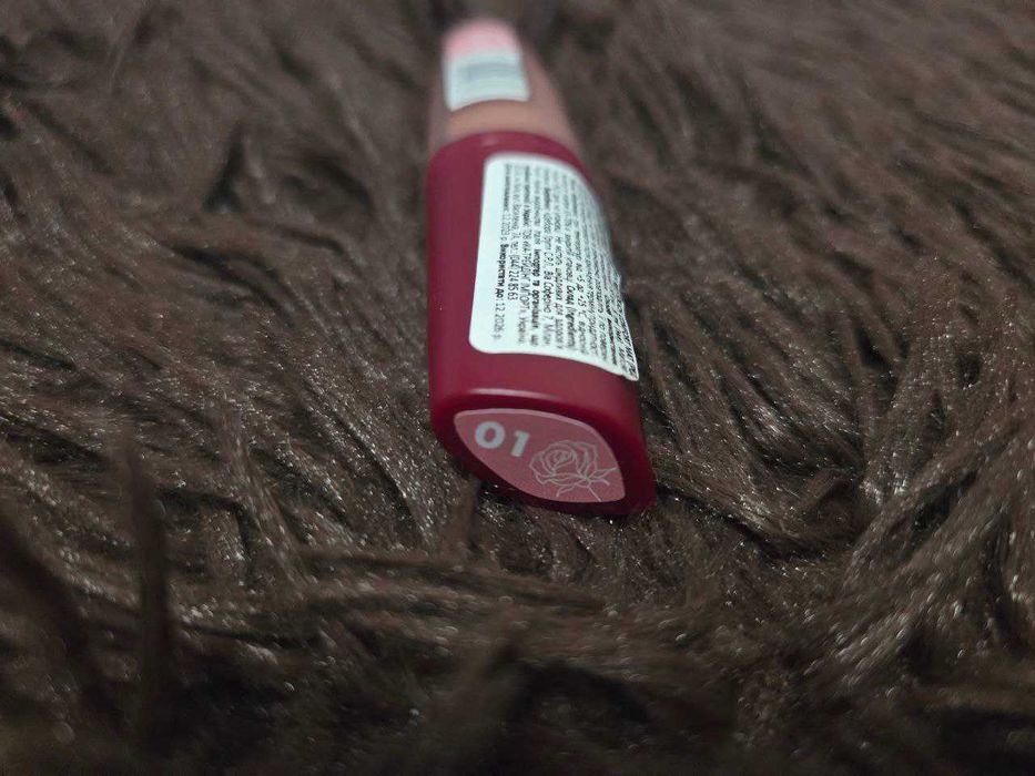 Стійка помада Deborah (матова)