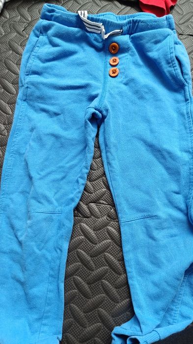 Spodnie dresowe dla chłopca rozmiar 110 niebieskie