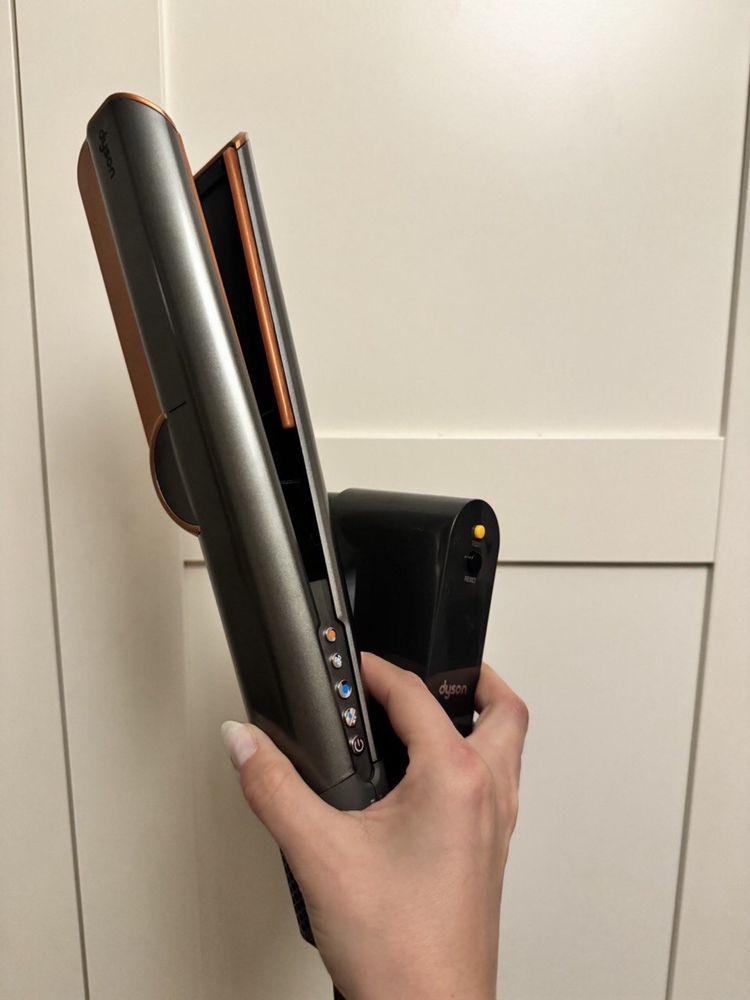 Dyson Airstrait HT01