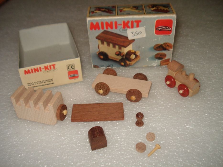 Antigo mini kit em madeira da marca Goula ref:1963