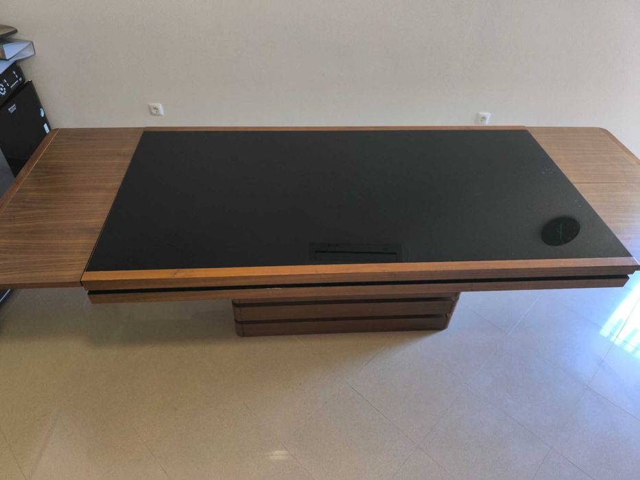 Mesa de Jantar extensível em madeira maciça e vidro